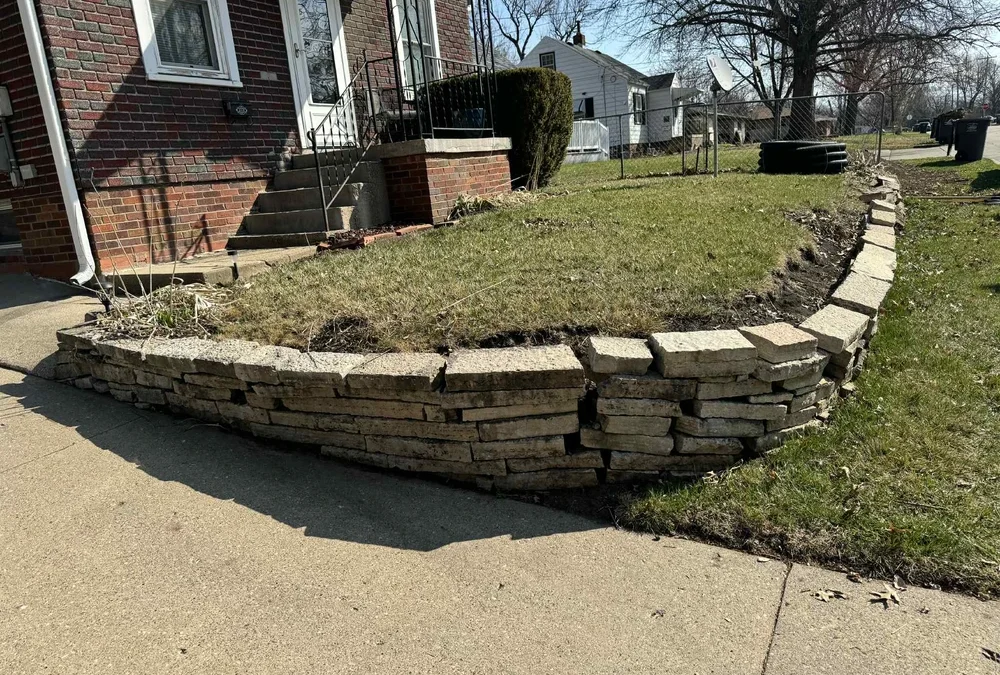 Top 3 Hardscaping Materials That Stand Up to the Summer Heat